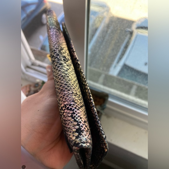 NWT Hobo International iridescent rainbow leather snake print wallet - Picture 7 of 16